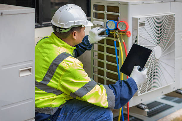 Professional Hvac technician working in Lewisville, ID